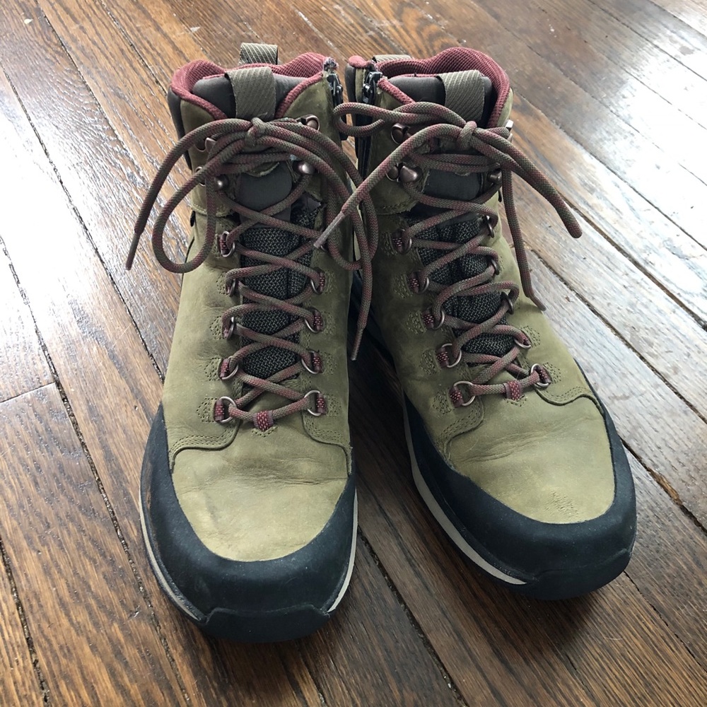 TEVA Arrowood Utility Hiking Boot